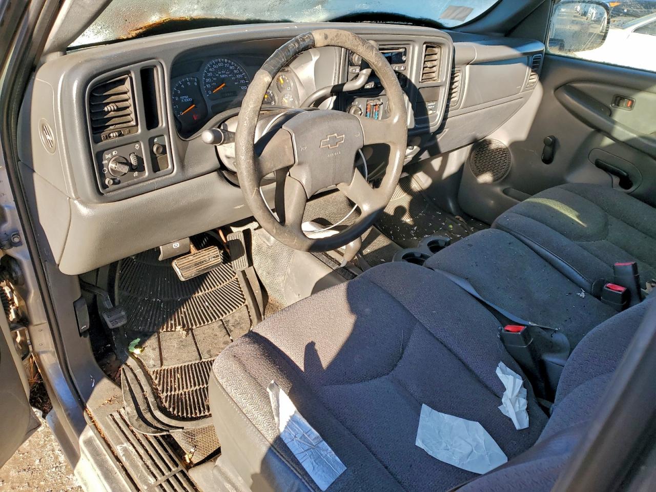 2004 CHEVROLET SILVERADO K1500 photo 8