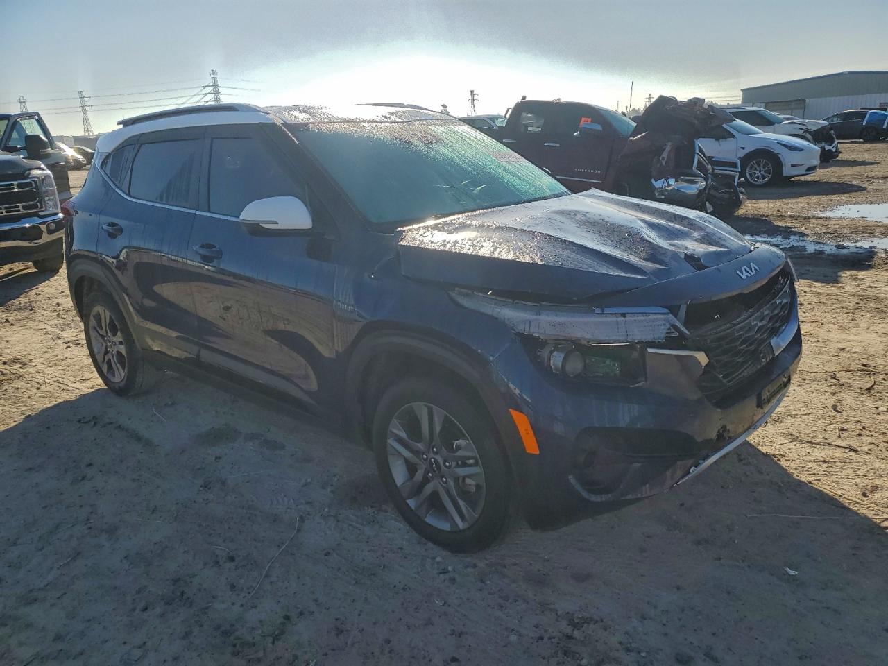 2023 KIA SELTOS S photo 4