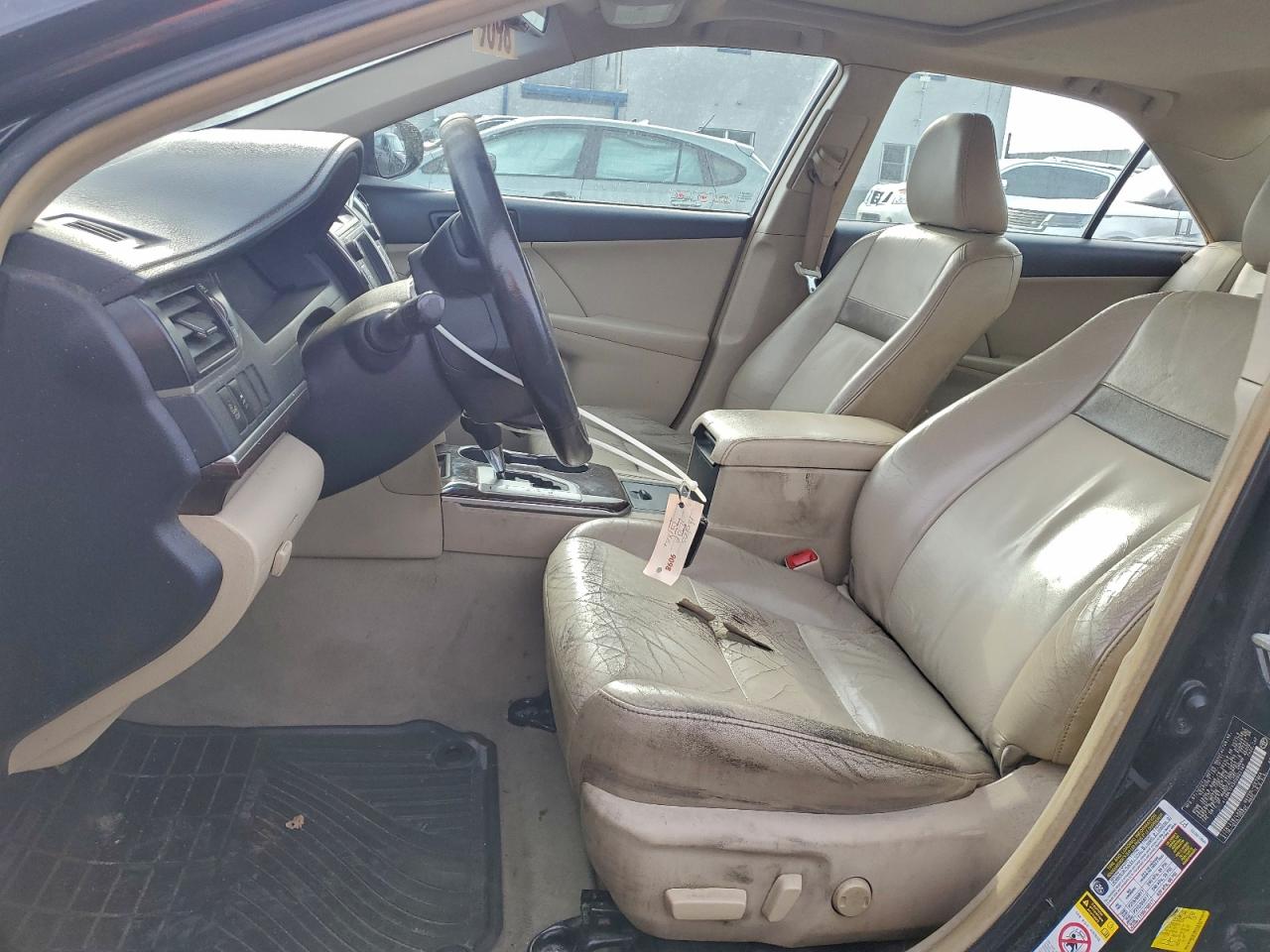 2012 TOYOTA CAMRY SE photo 7