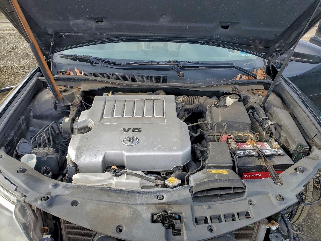 2012 TOYOTA CAMRY SE photo 11