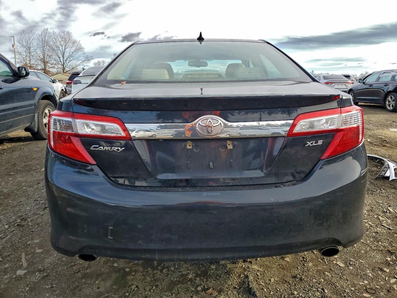 2012 TOYOTA CAMRY SE photo 6