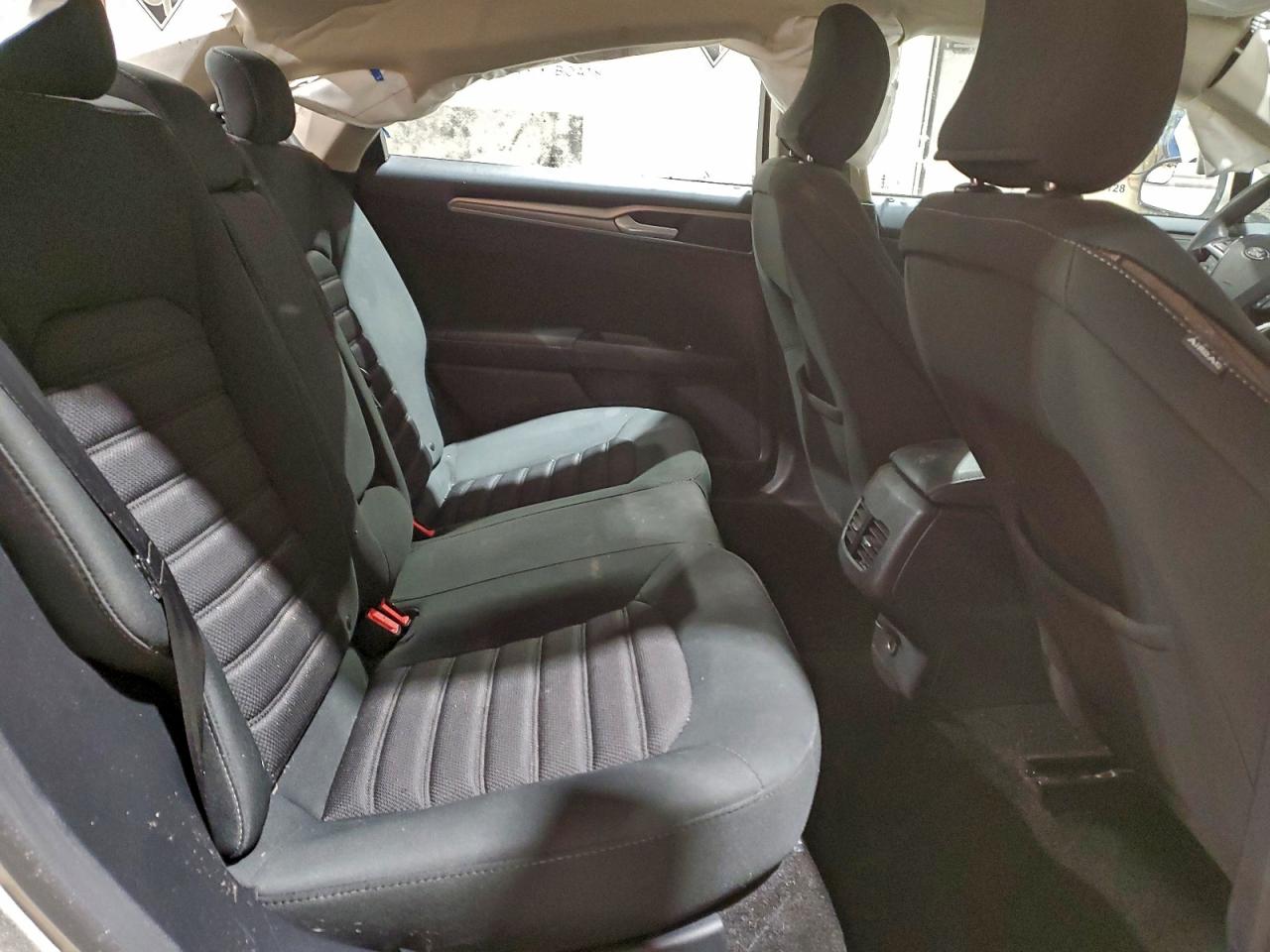 2017 FORD FUSION SE photo 10