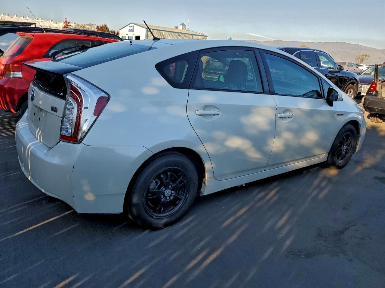 2015 TOYOTA PRIUS photo 3