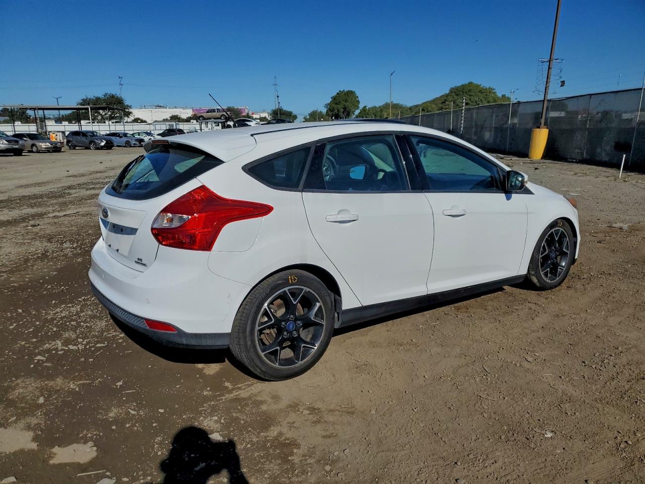 2014 FORD FOCUS SE photo 3