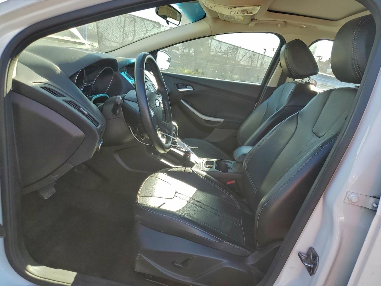 2014 FORD FOCUS SE photo 7