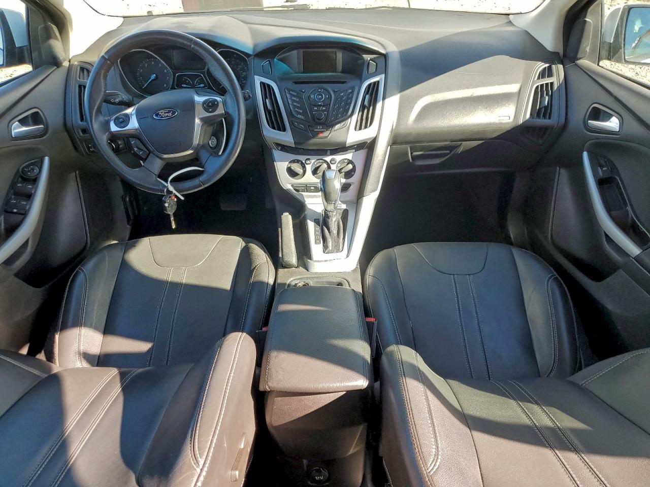 2014 FORD FOCUS SE photo 8