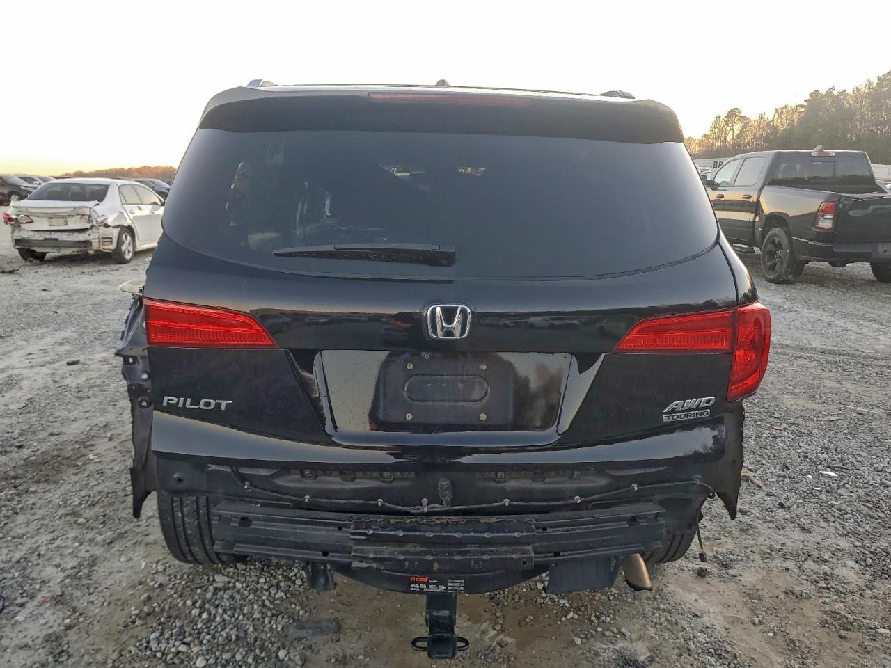 2016 HONDA PILOT TOURING photo 6