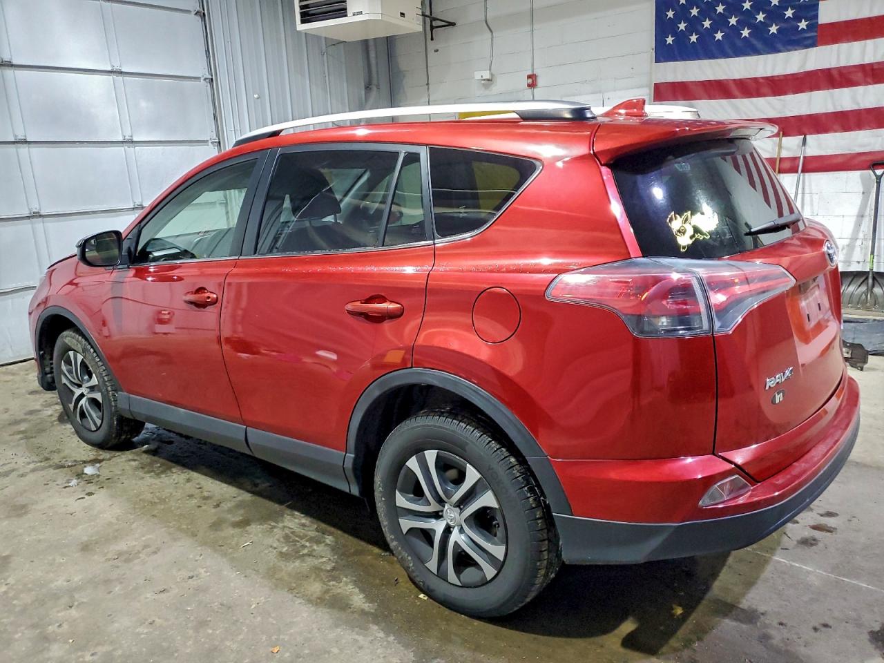 2016 TOYOTA RAV4 LE photo 2