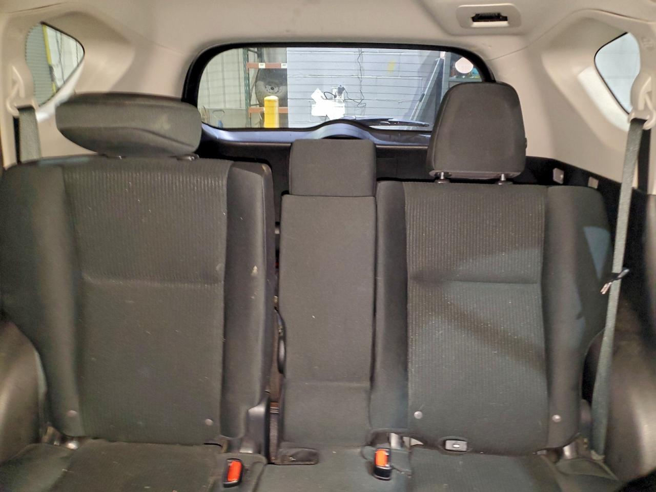2016 TOYOTA RAV4 LE photo 10
