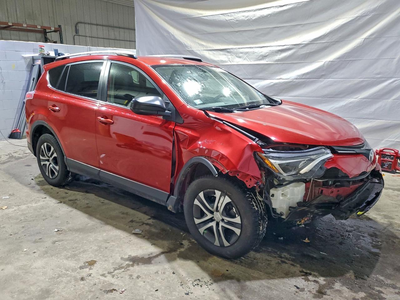 2016 TOYOTA RAV4 LE photo 4