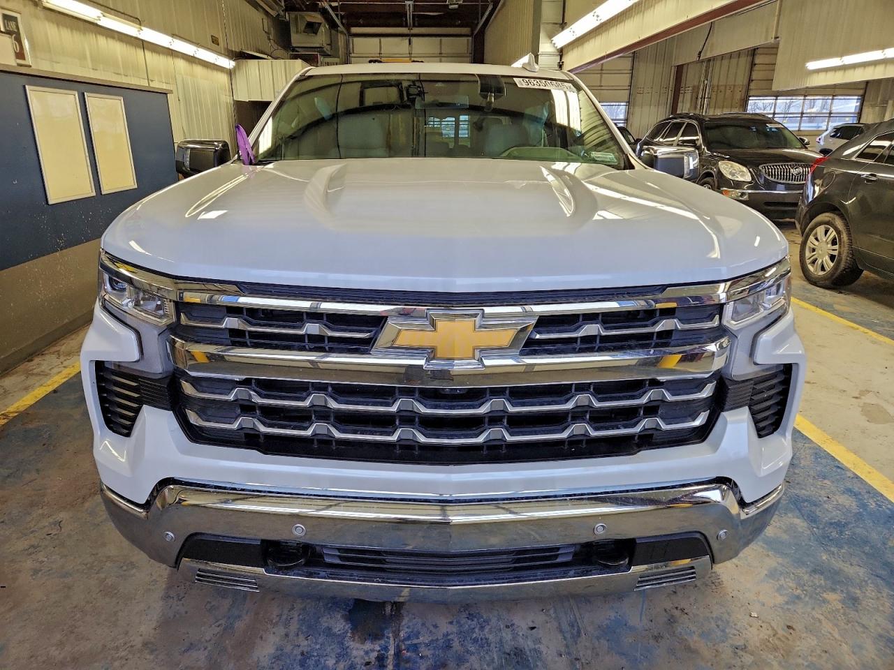 2024 CHEVROLET SILVERADO K1500 LTZ photo 5