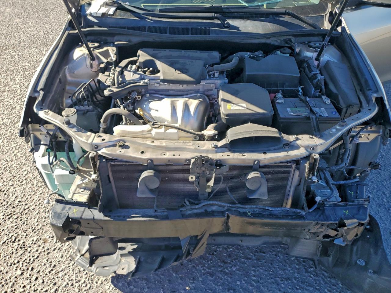 2016 TOYOTA CAMRY LE photo 11