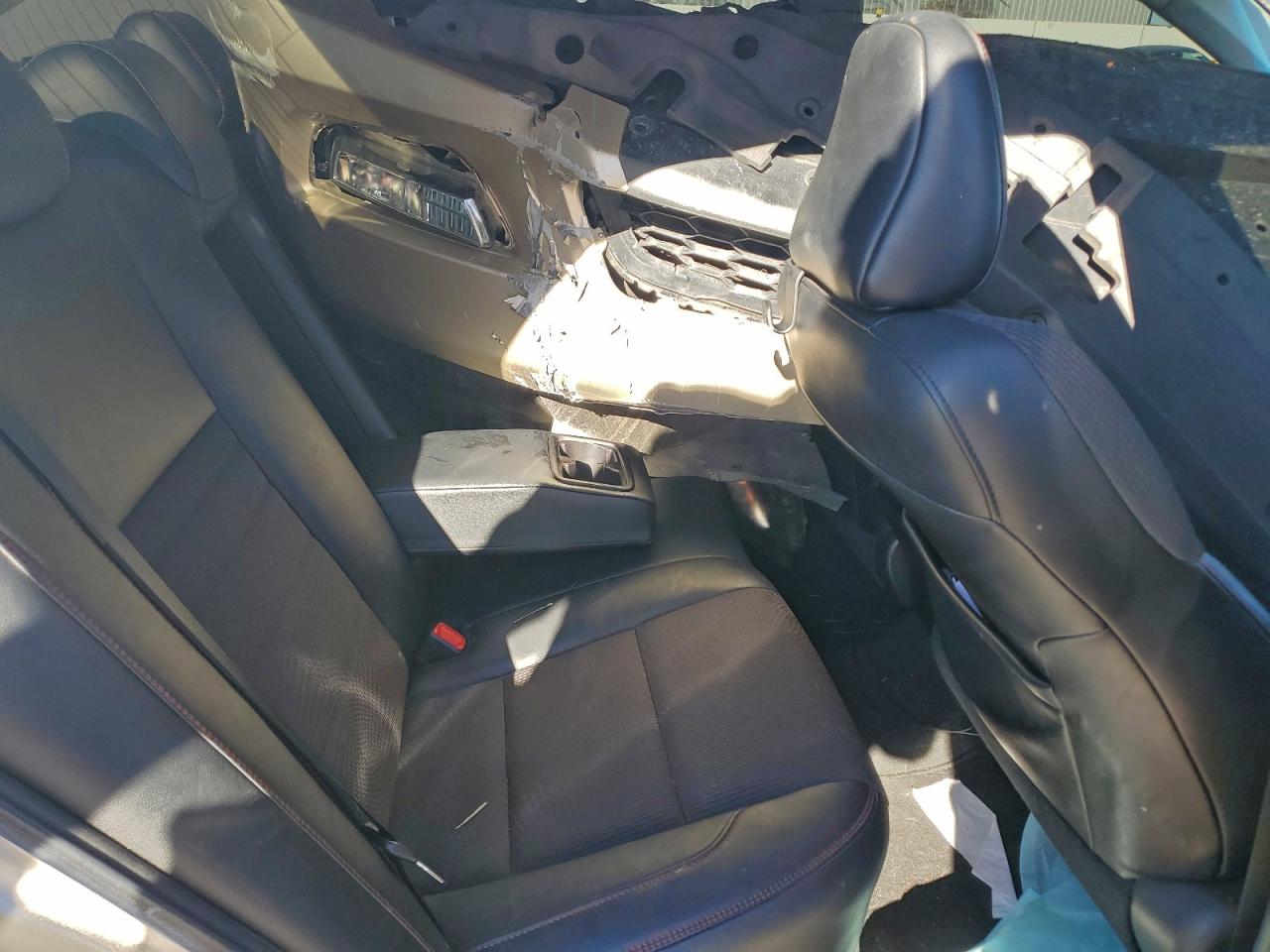 2016 TOYOTA CAMRY LE photo 10