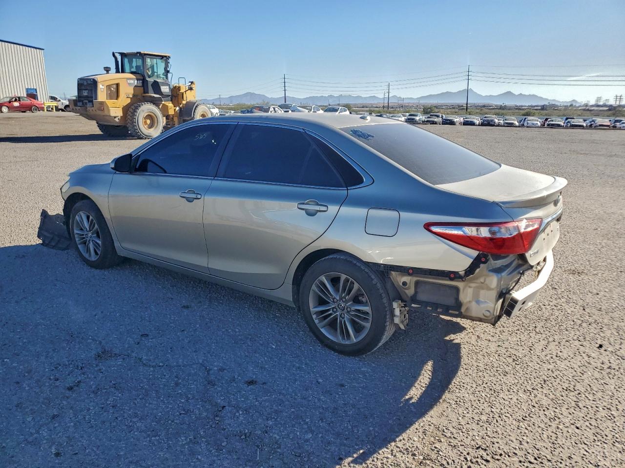 2016 TOYOTA CAMRY LE photo 2