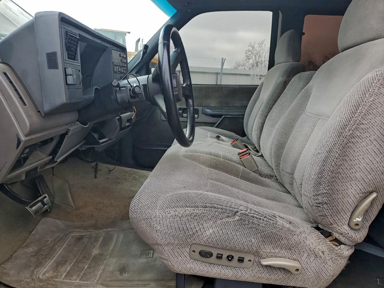 1992 CHEVROLET GMT-400 C1500 photo 13