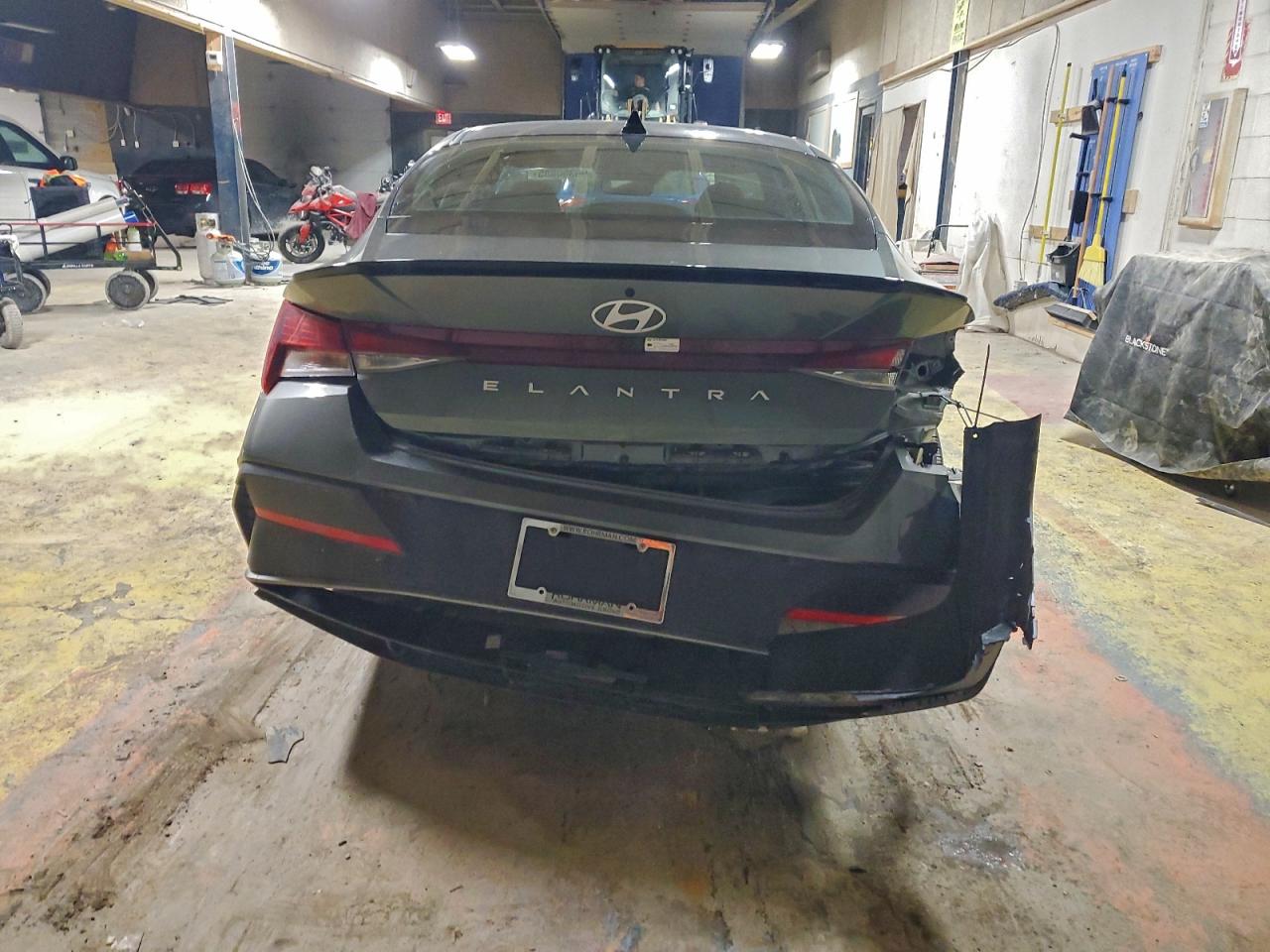2025 HYUNDAI ELANTRA SEL SPORT photo 6