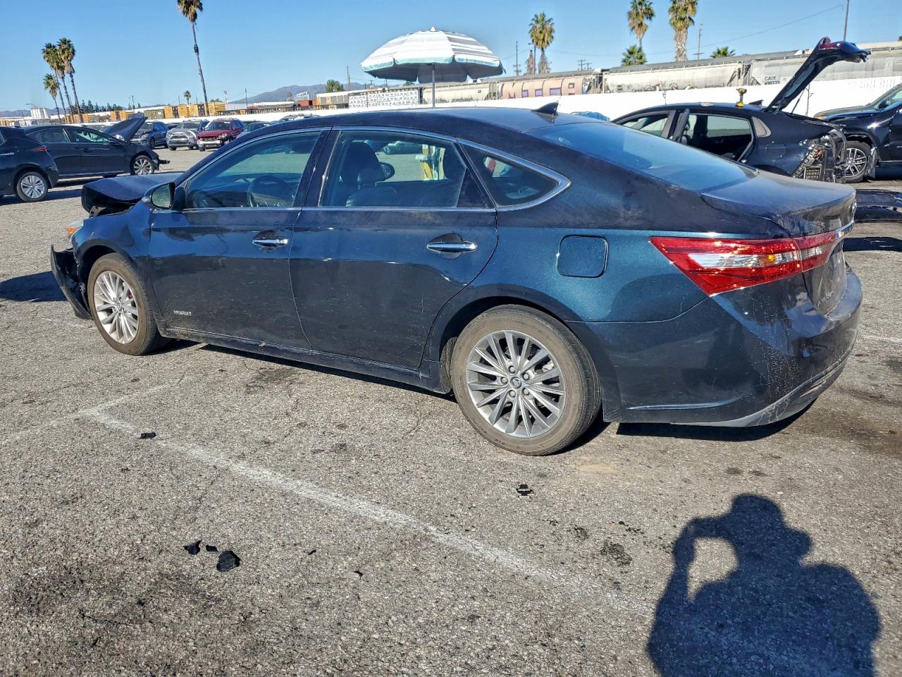 2016 TOYOTA AVALON HYBRID photo 2
