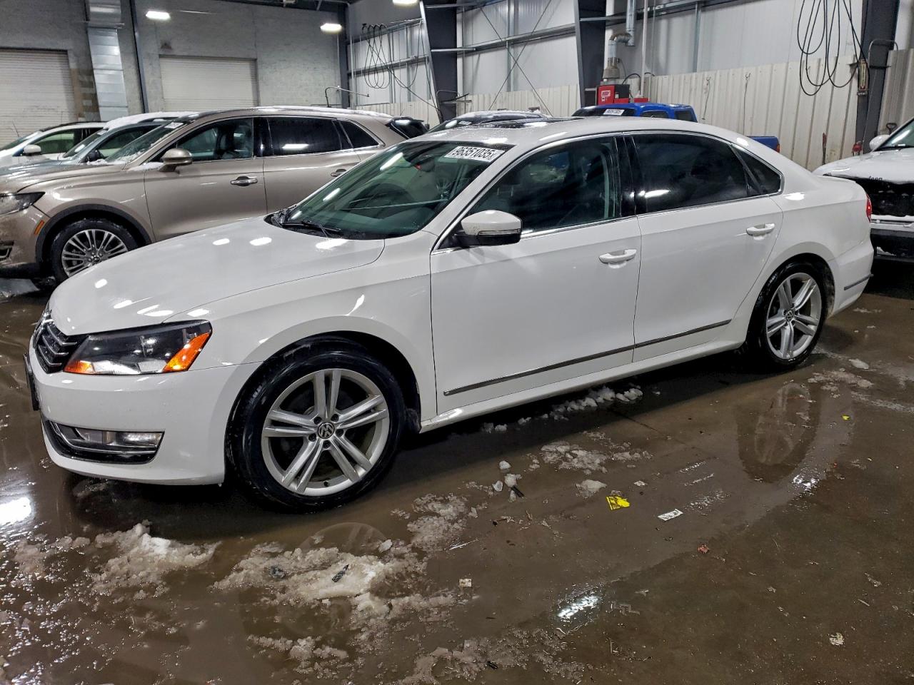 2014 VOLKSWAGEN PASSAT