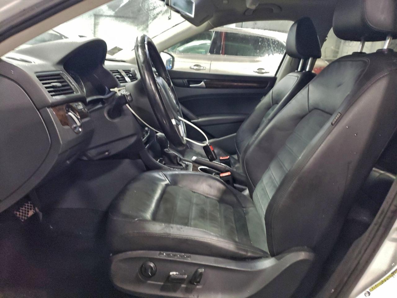 2014 VOLKSWAGEN PASSAT SEL photo 19