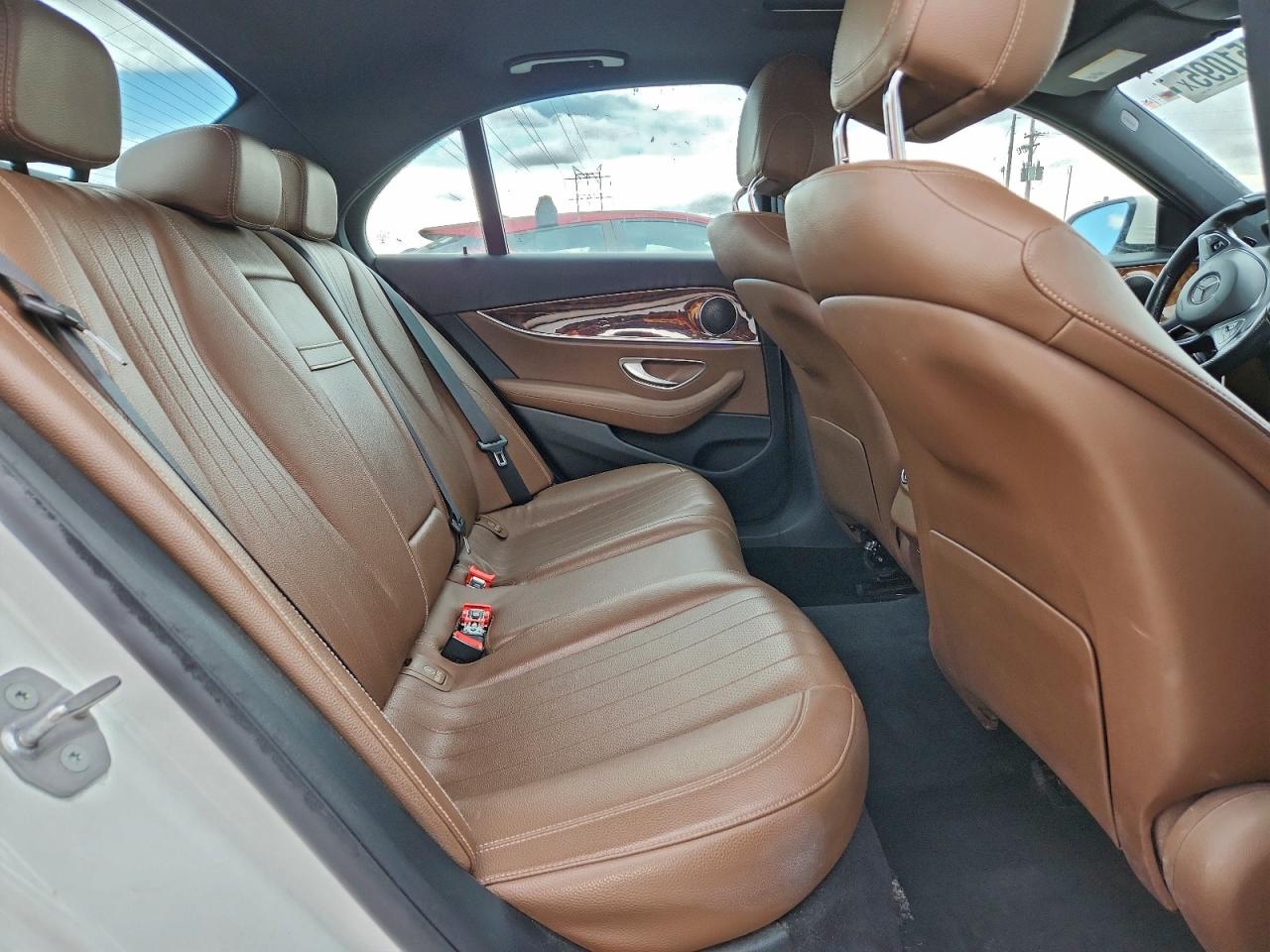 2017 MERCEDES-BENZ E 300 4MATIC photo 19