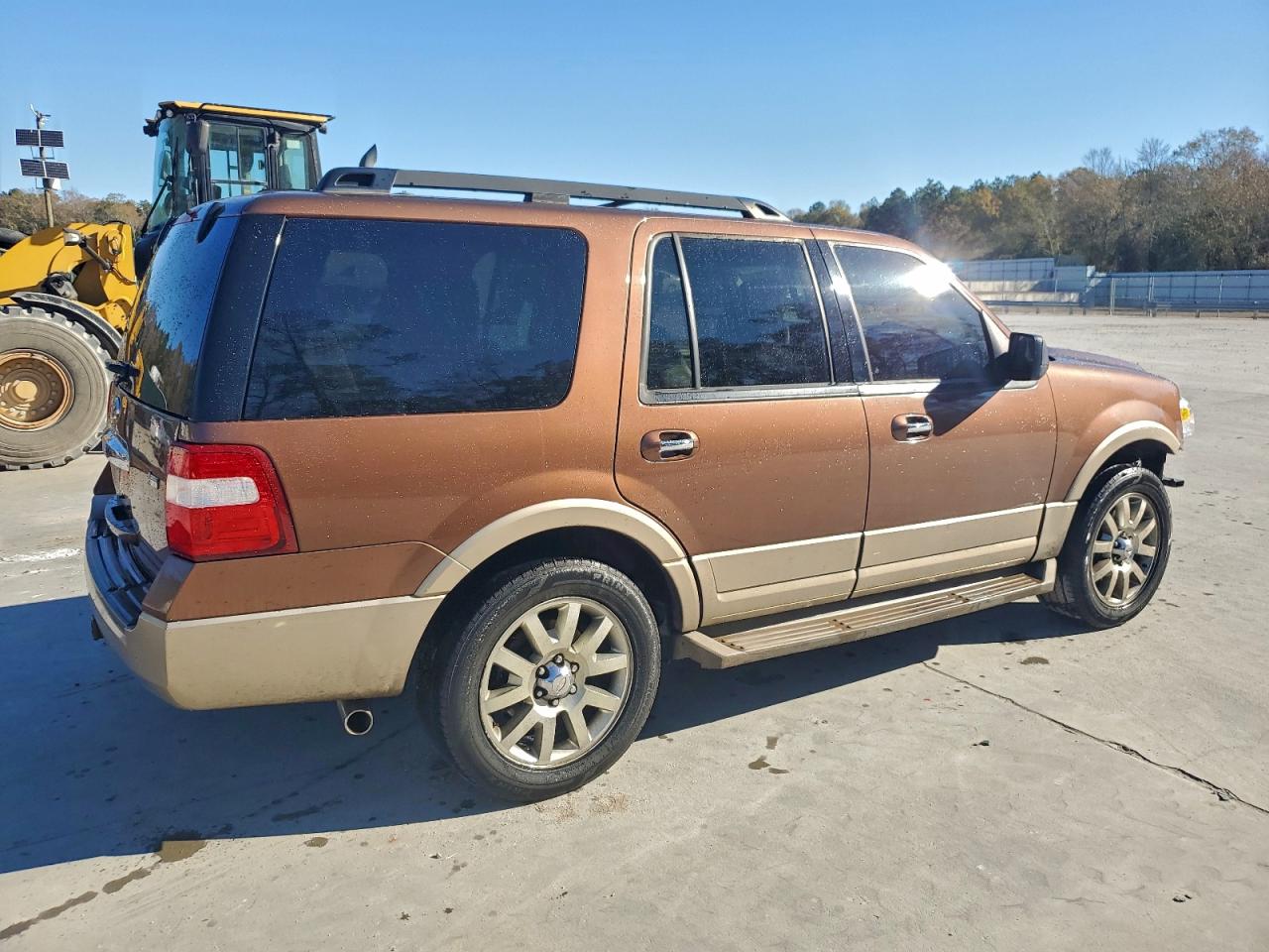 2011 FORD EXPEDITION XLT photo 3