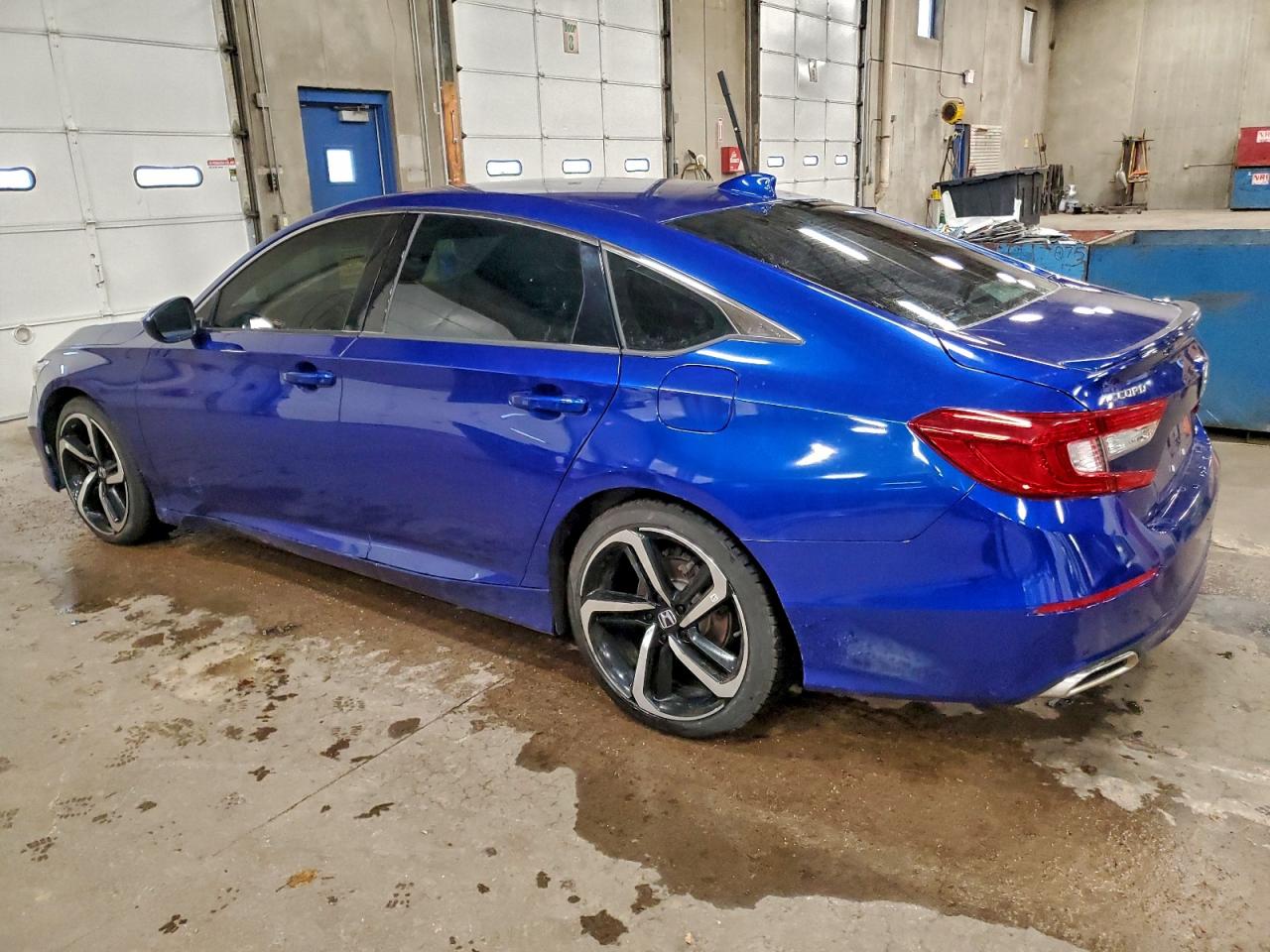 2018 HONDA ACCORD SPORT photo 2