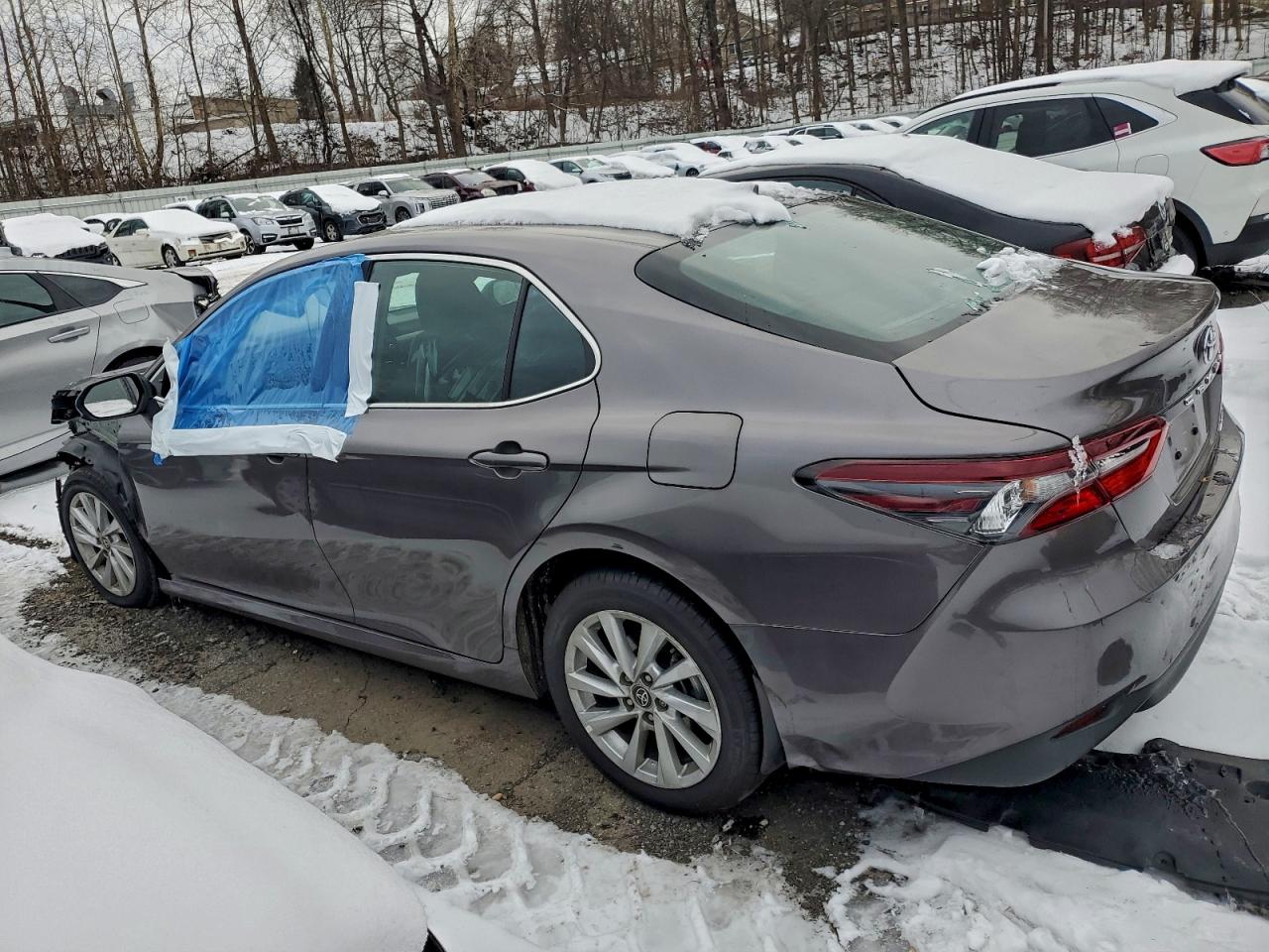 2023 TOYOTA CAMRY LE photo 2