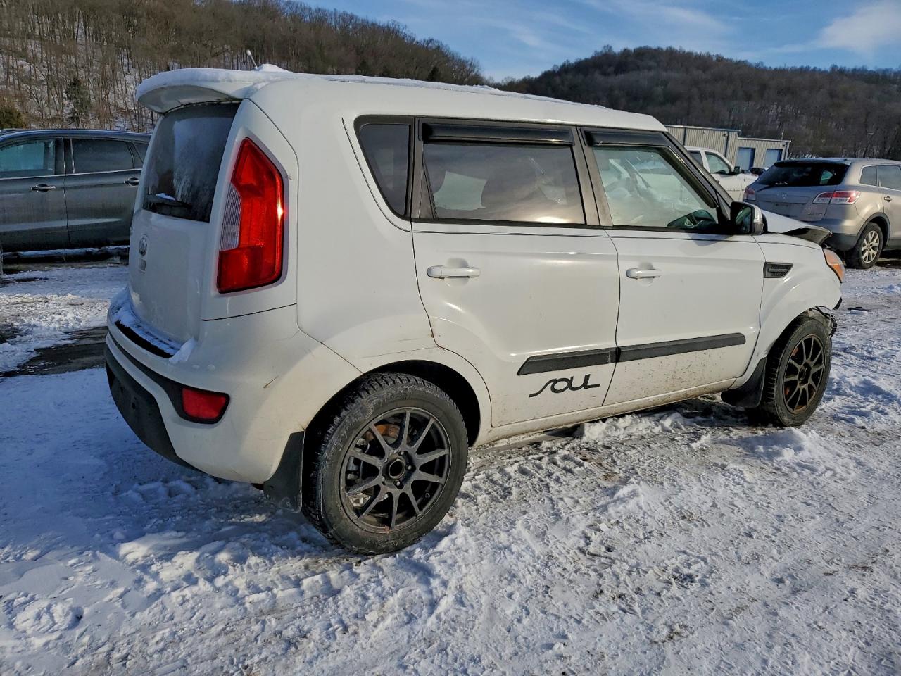 2013 KIA SOUL + photo 3