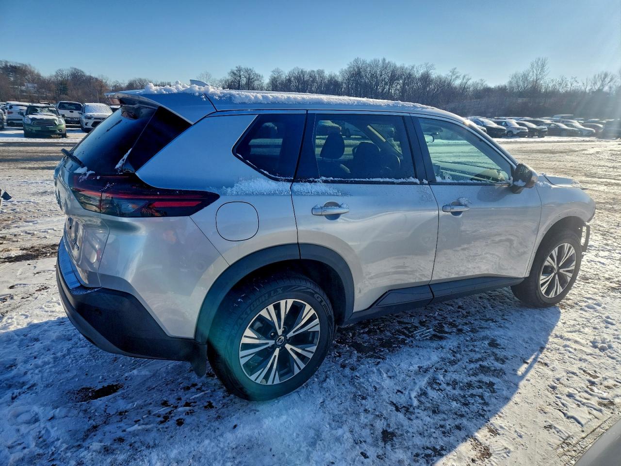 2021 NISSAN ROGUE SV photo 3