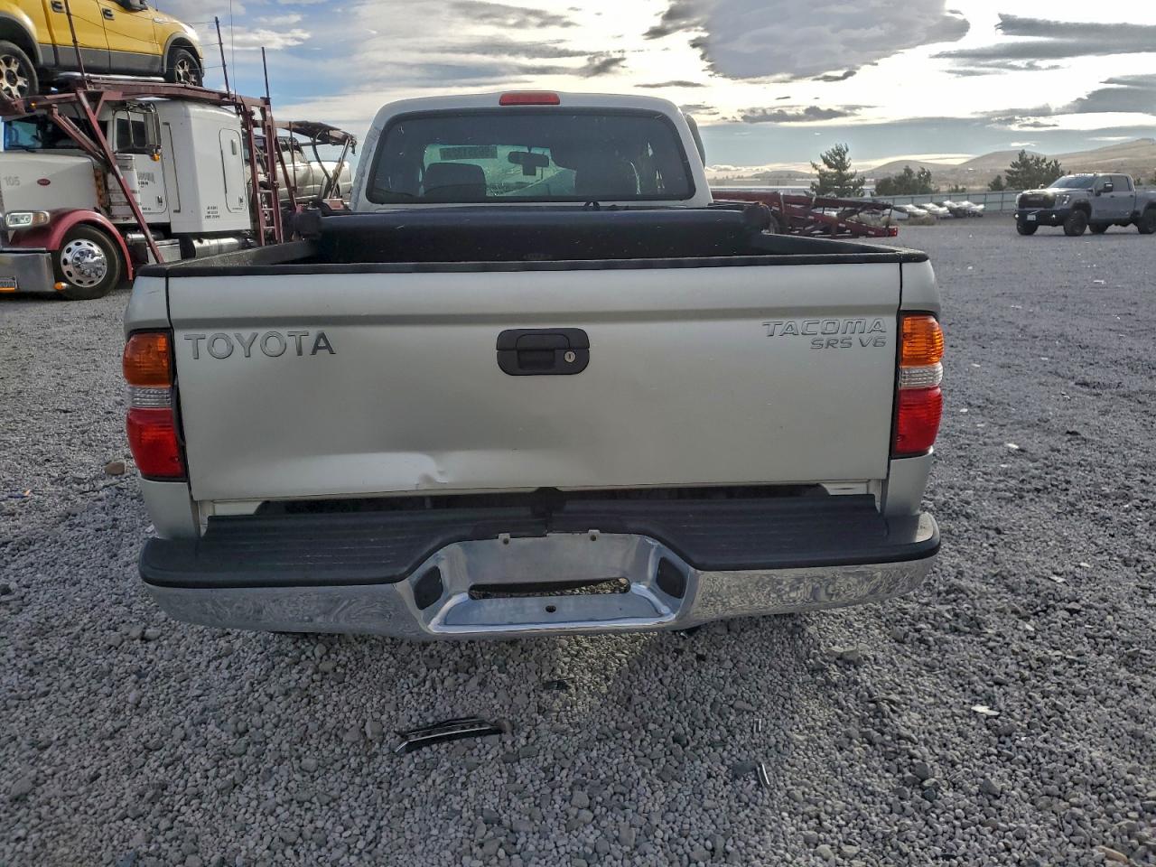 2004 TOYOTA TACOMA XTRACAB photo 6