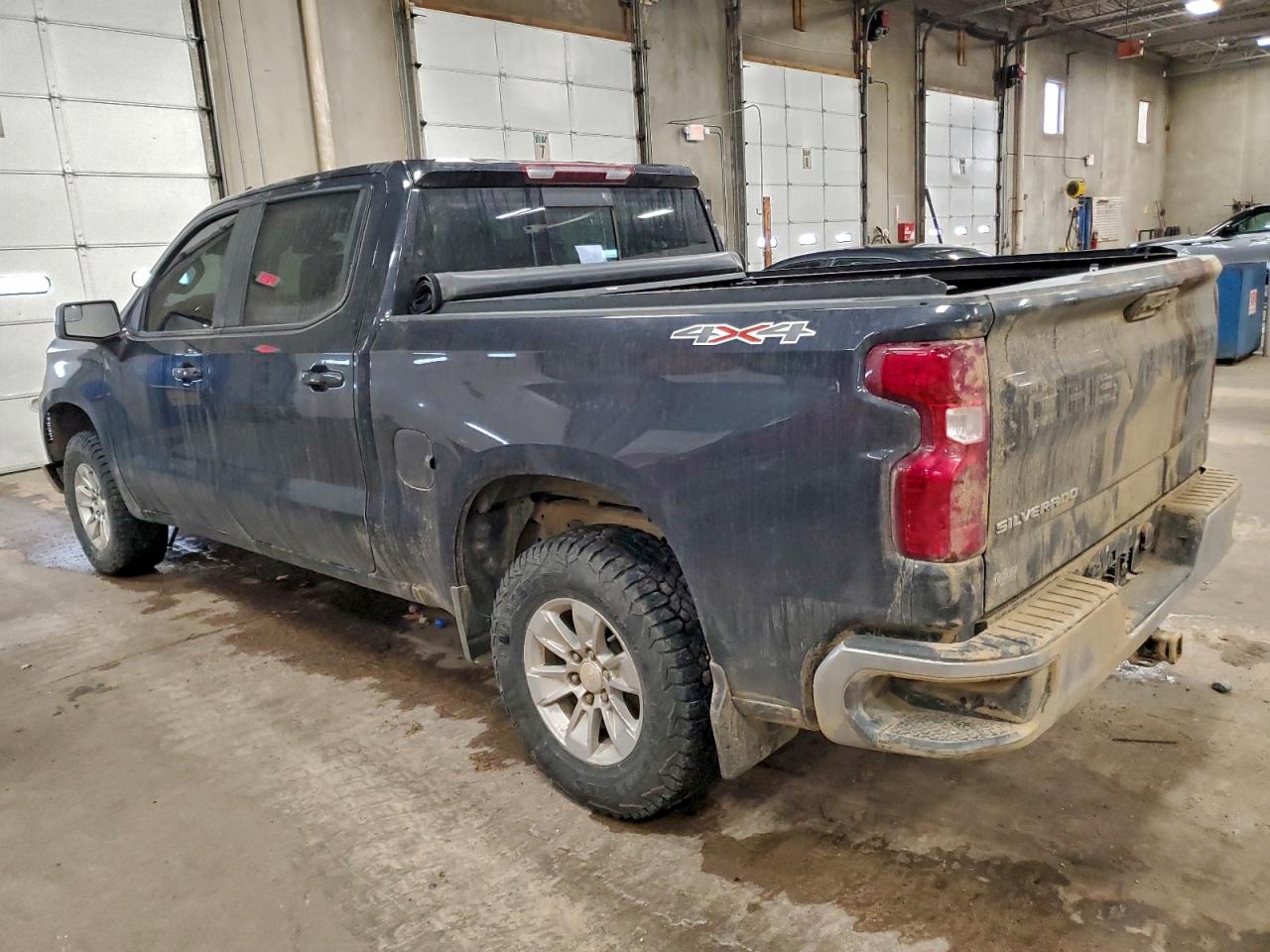 2023 CHEVROLET SILVERADO K1500 LT photo 2