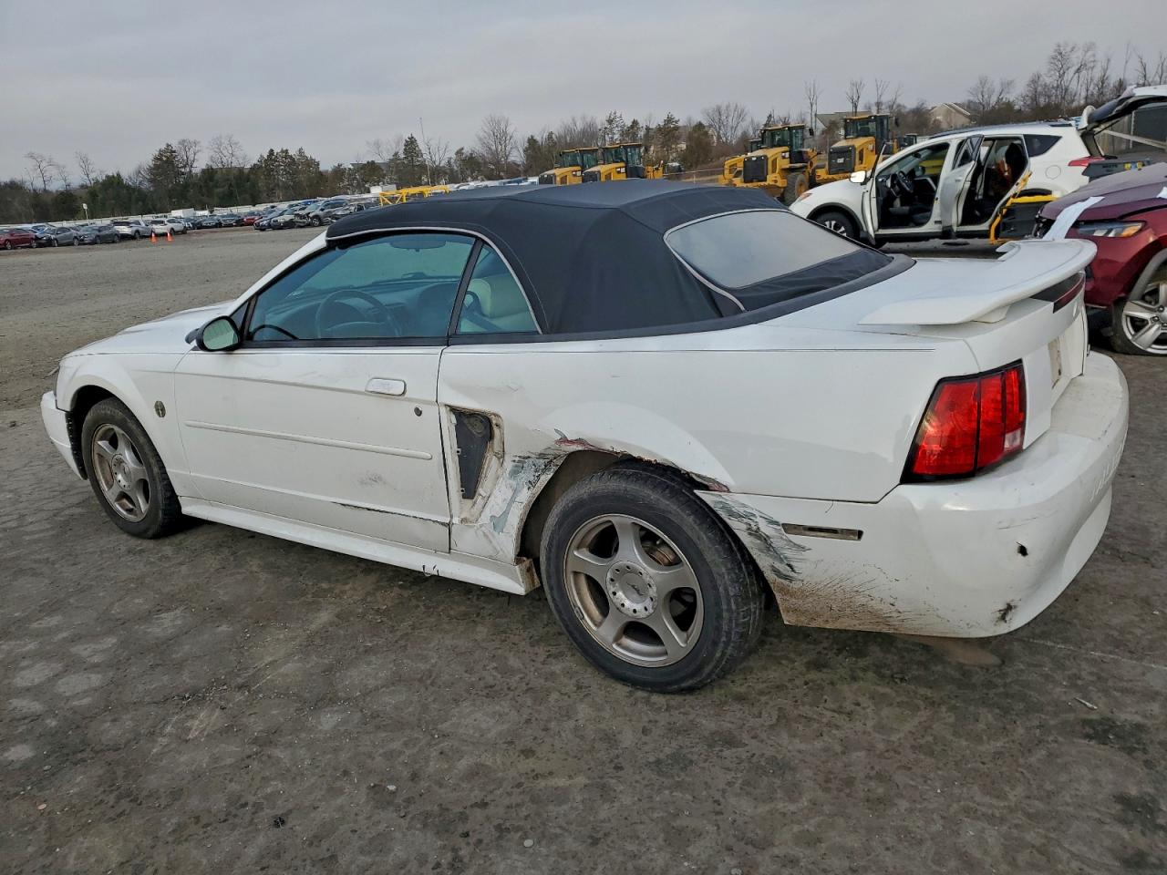 2004 FORD MUSTANG photo 3