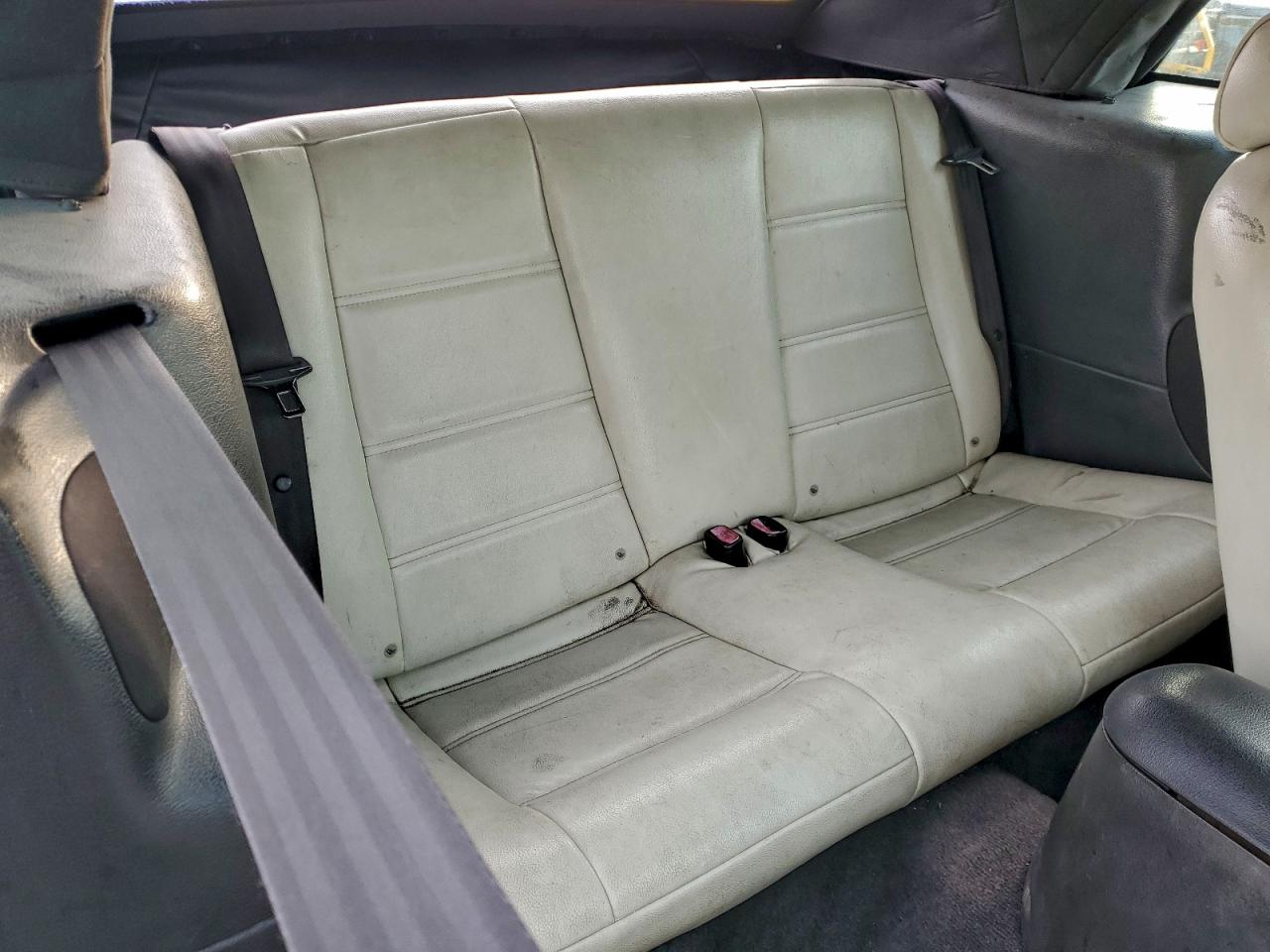 2004 FORD MUSTANG photo 19
