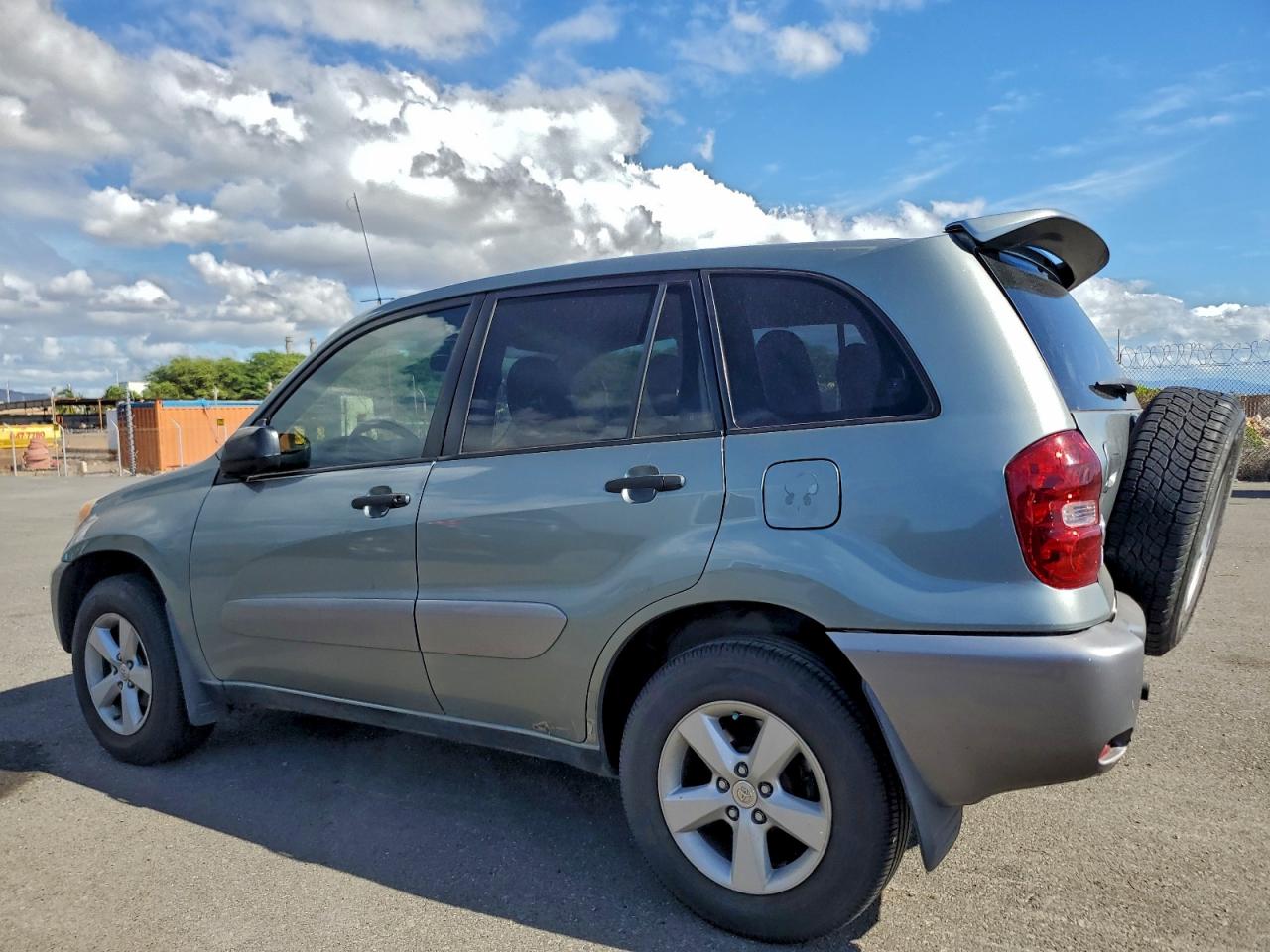 2004 TOYOTA RAV4 photo 2