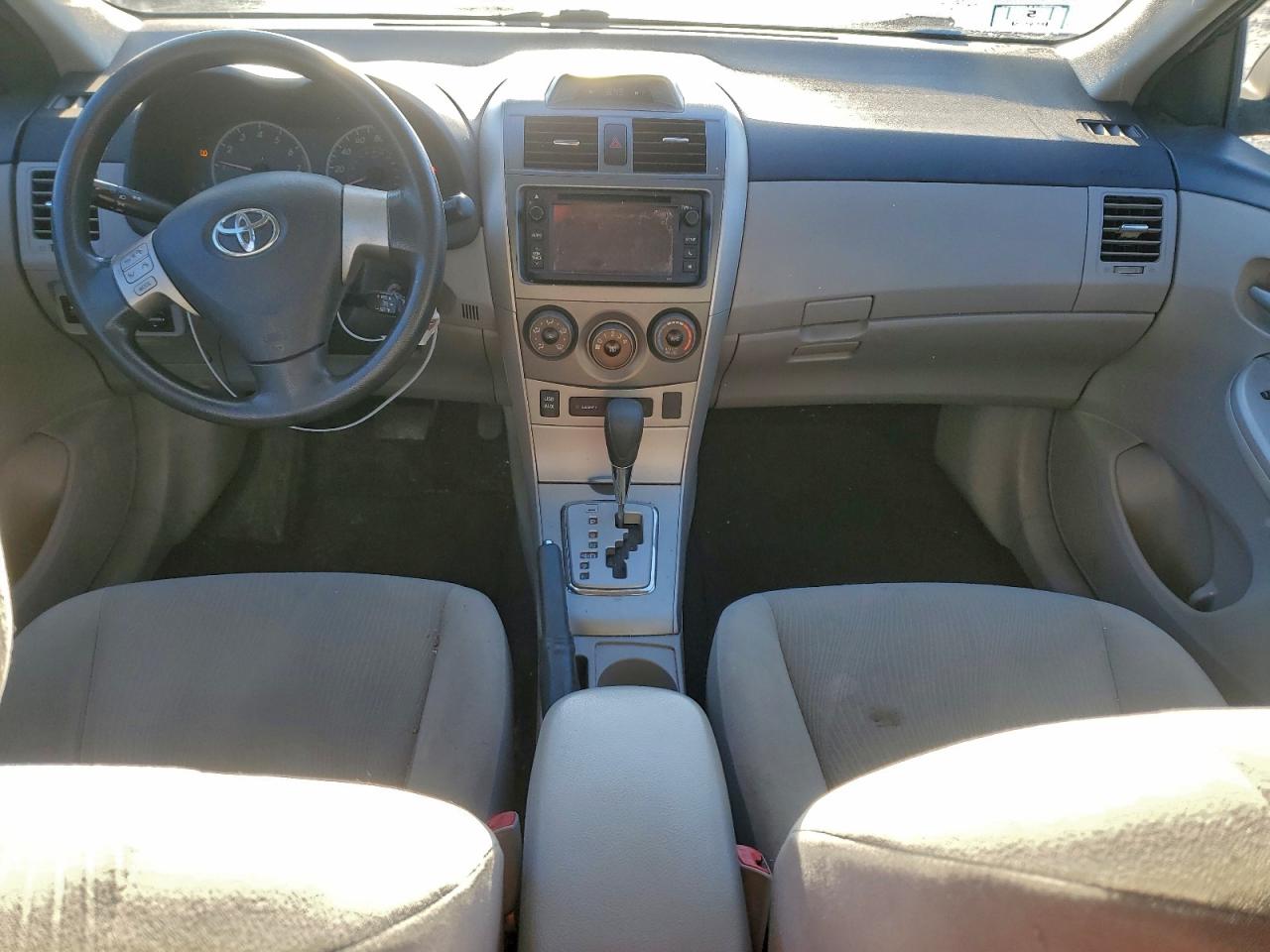 2013 TOYOTA COROLLA BASE photo 8