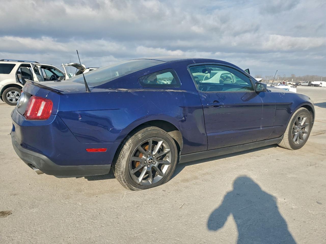 2012 FORD MUSTANG photo 3