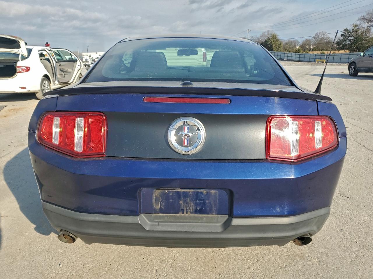 2012 FORD MUSTANG photo 6
