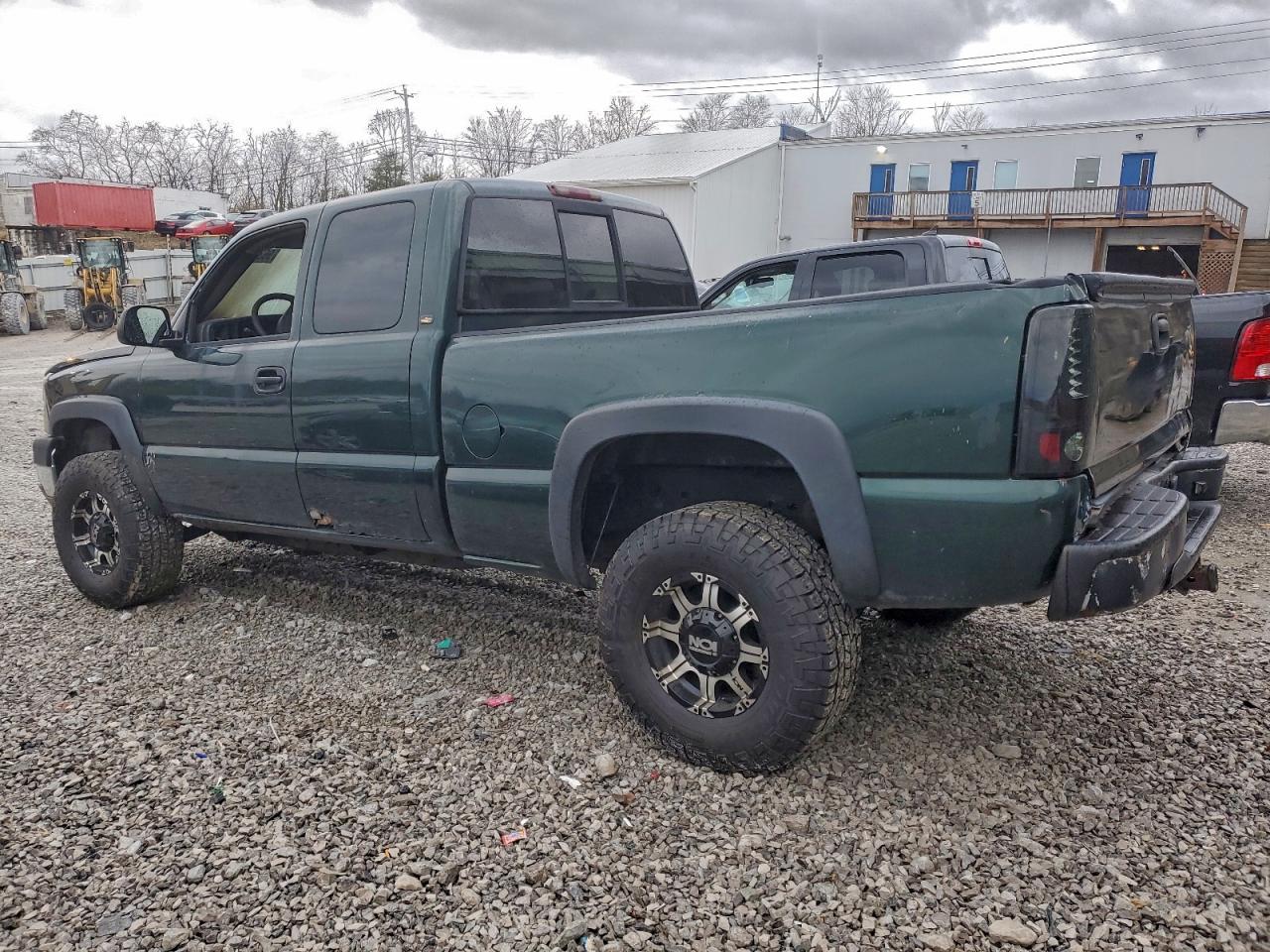 2004 CHEVROLET SILVERADO K2500 HEAVY DUTY photo 2