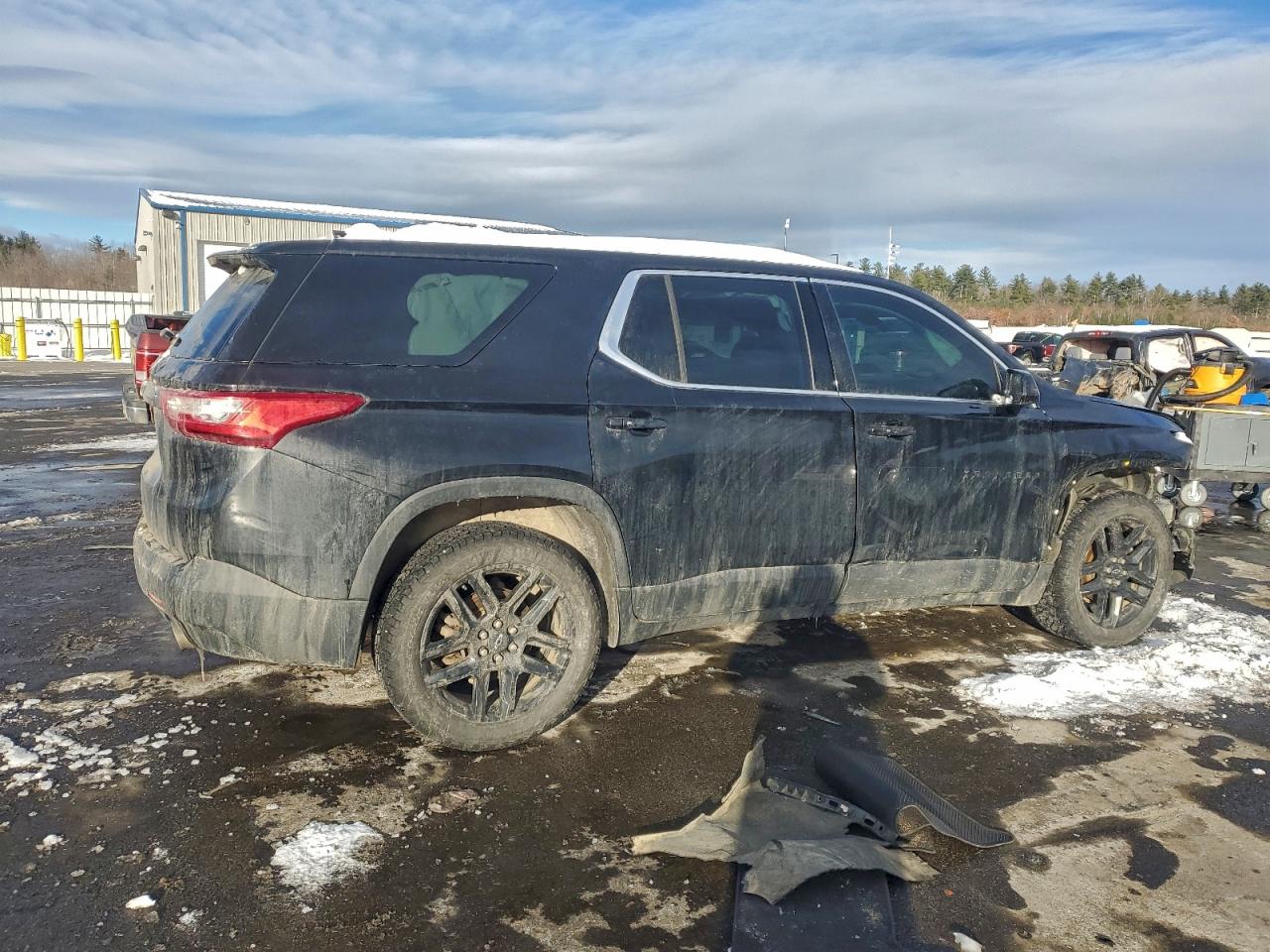 2020 CHEVROLET TRAVERSE LS photo 3