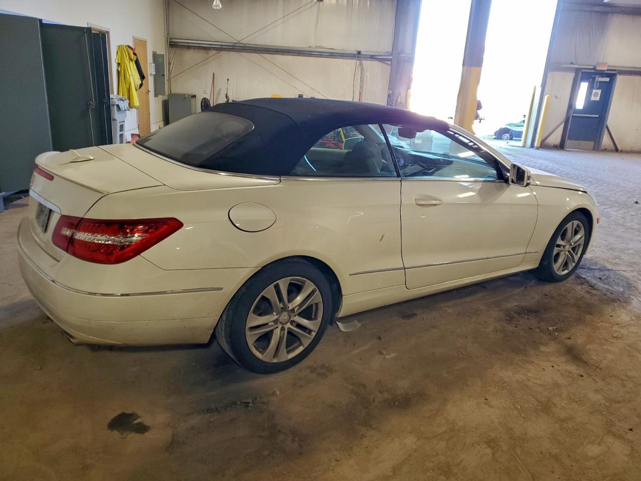 2011 MERCEDES-BENZ E 350 photo 3