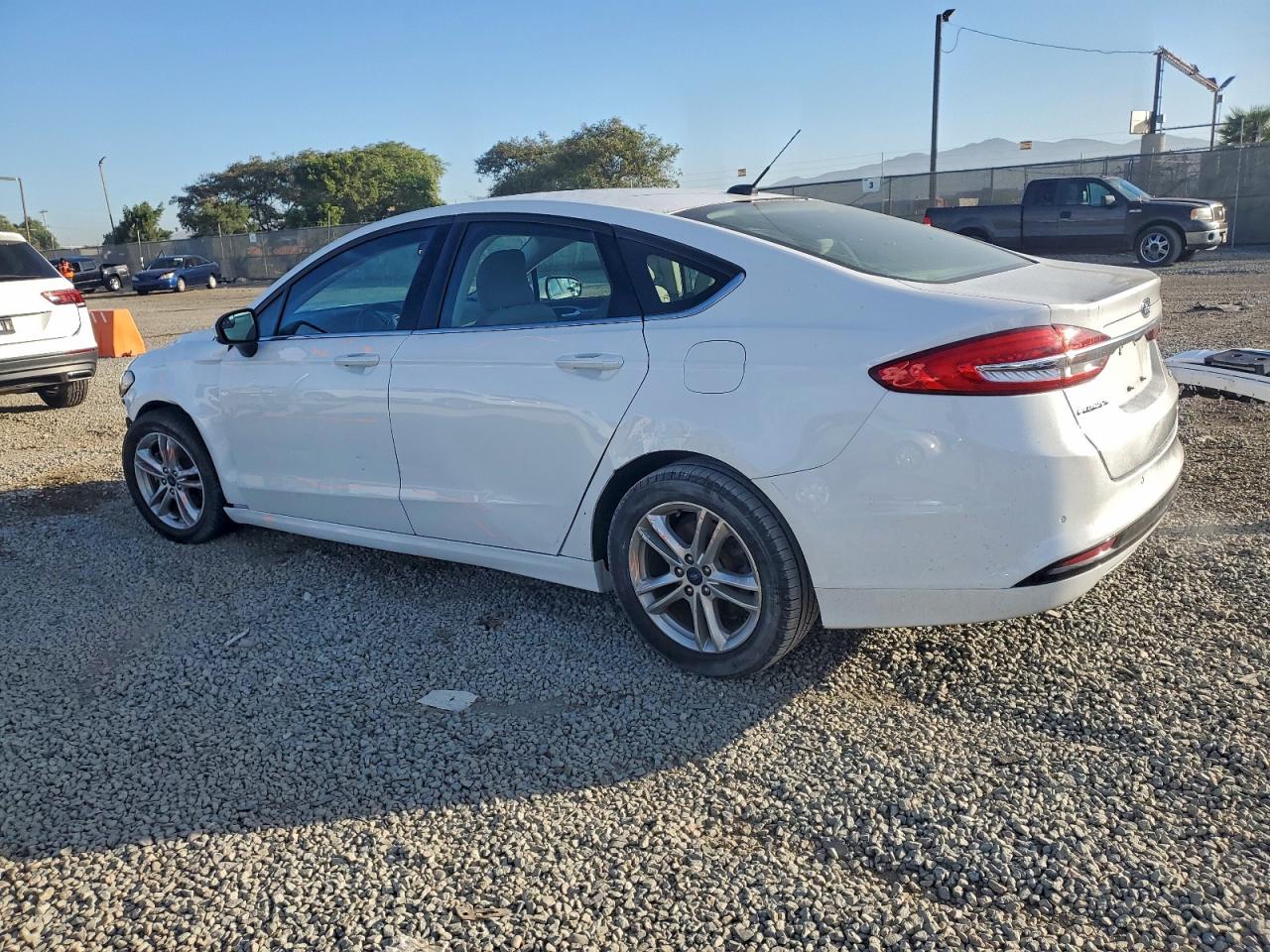 2018 FORD FUSION SE photo 2