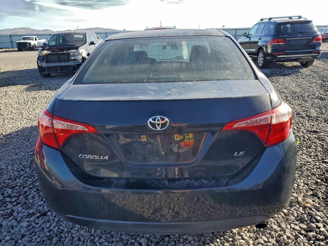 2017 TOYOTA COROLLA L photo 6