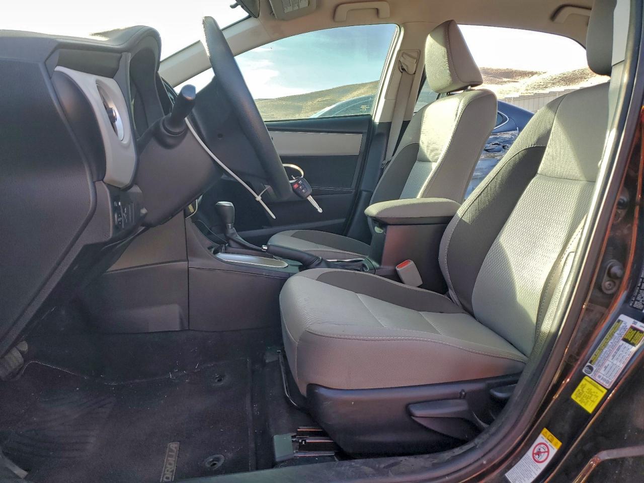 2017 TOYOTA COROLLA L photo 7