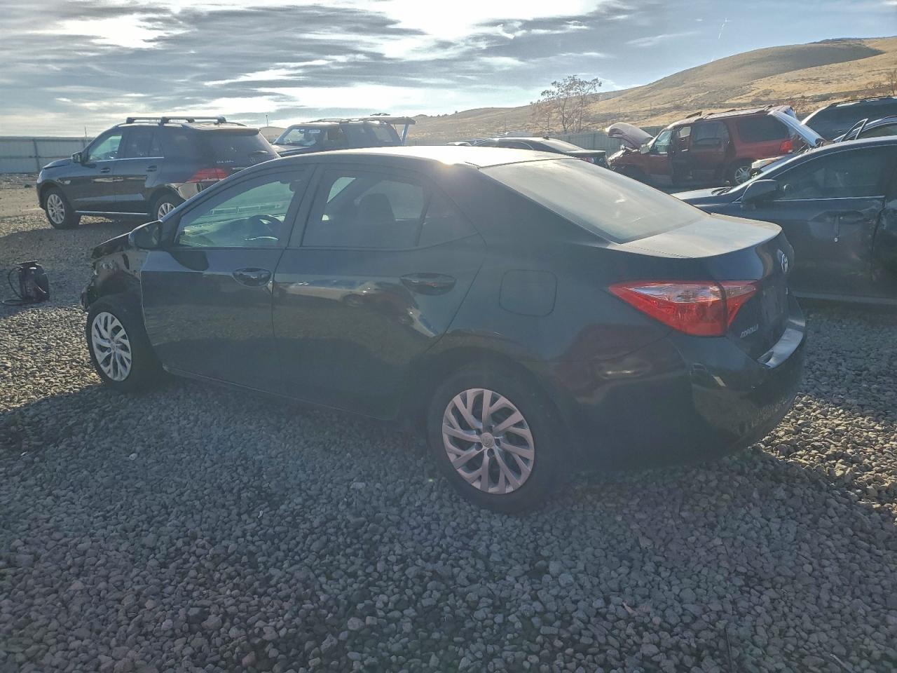 2017 TOYOTA COROLLA L photo 2