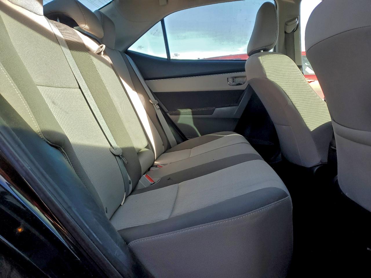2017 TOYOTA COROLLA L photo 10