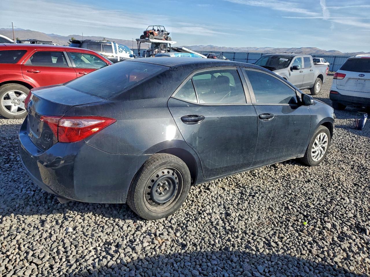 2017 TOYOTA COROLLA L photo 3
