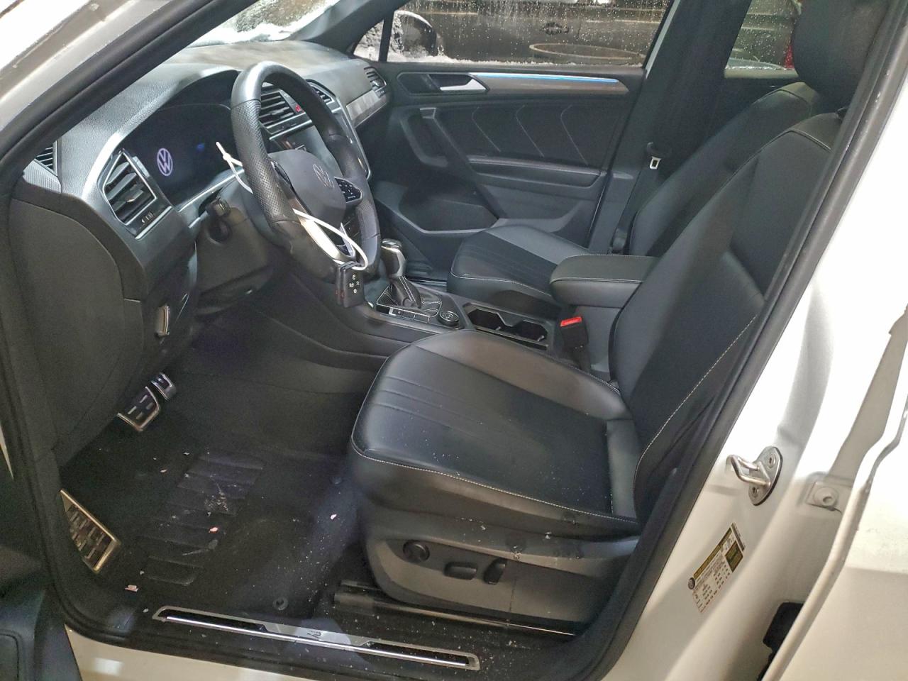 2024 VOLKSWAGEN TIGUAN SE R-LINE BLACK photo 7