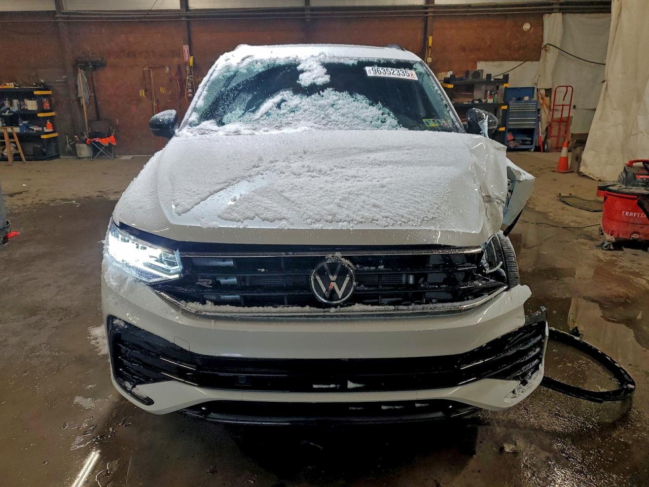2024 VOLKSWAGEN TIGUAN SE R-LINE BLACK photo 5