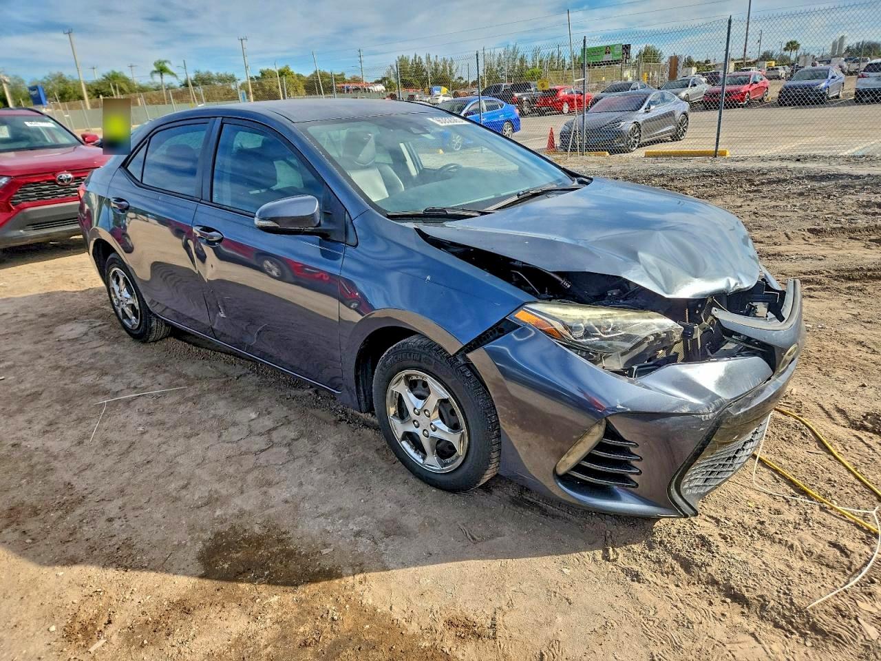 2017 TOYOTA COROLLA L photo 4