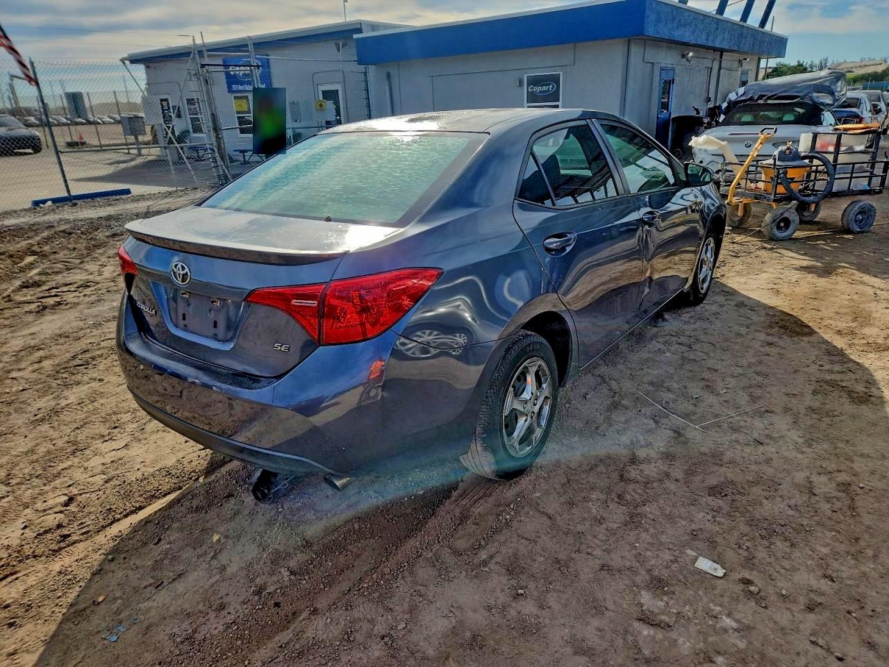2017 TOYOTA COROLLA L photo 3